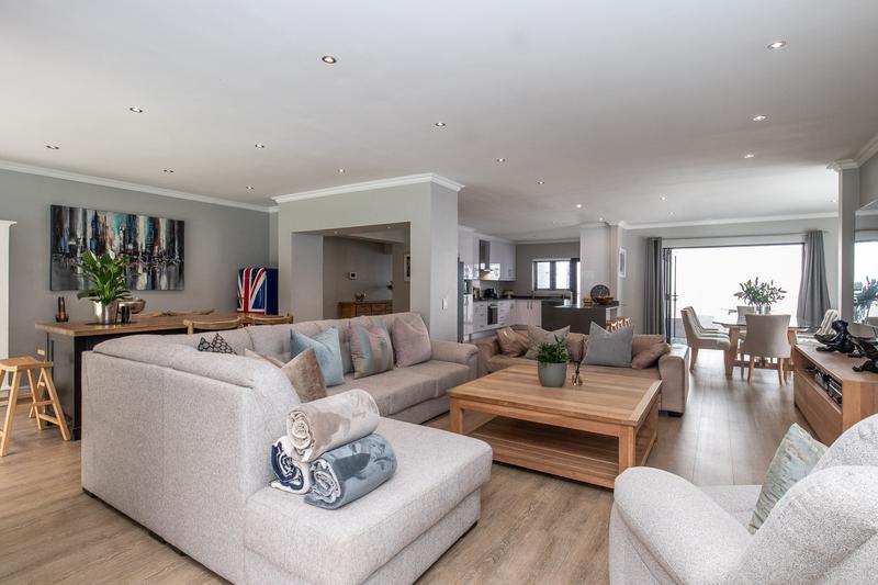 5 Bedroom Property for Sale in Constantia Western Cape